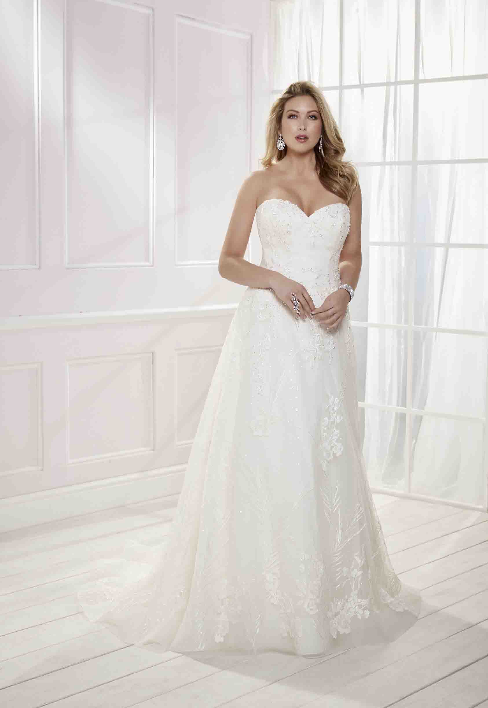 Collezione abiti da sposa 2023 | Atelier Inclusive Spose Taglie 44+